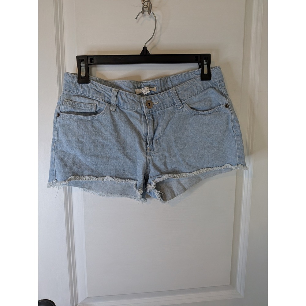 Forever 21 Light Wash Raw Hem Denim Jean Shorts 28 Light Blue Casual Summer